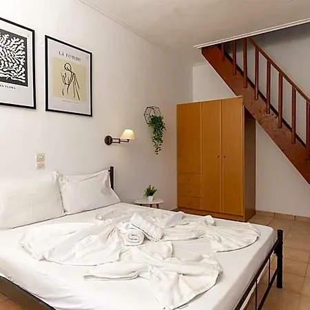 Elpida Hotel Khartáta