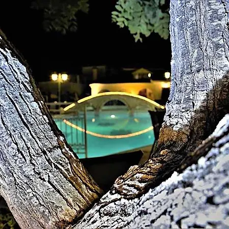 Elpida Hotel Khartáta